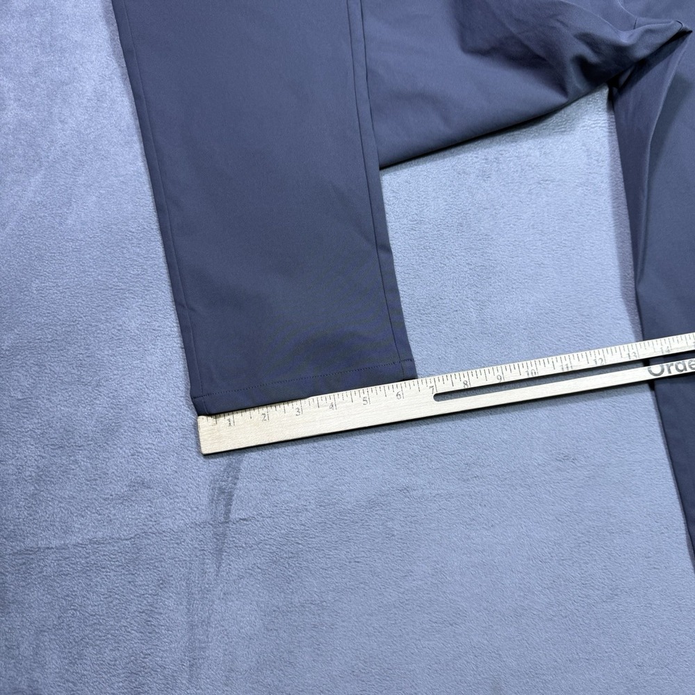 Vuori Pants Mens 32x30 Cascade Tech Chino Athletic Slim Athleisure Normcore - Picture 9 of 9
